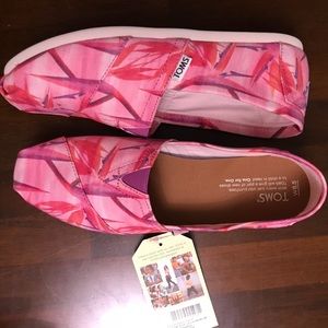 NWT 8.5 TOMS